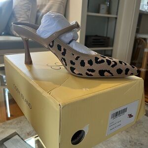 BNWT Cozy Island Leopard Print Heels - Tan